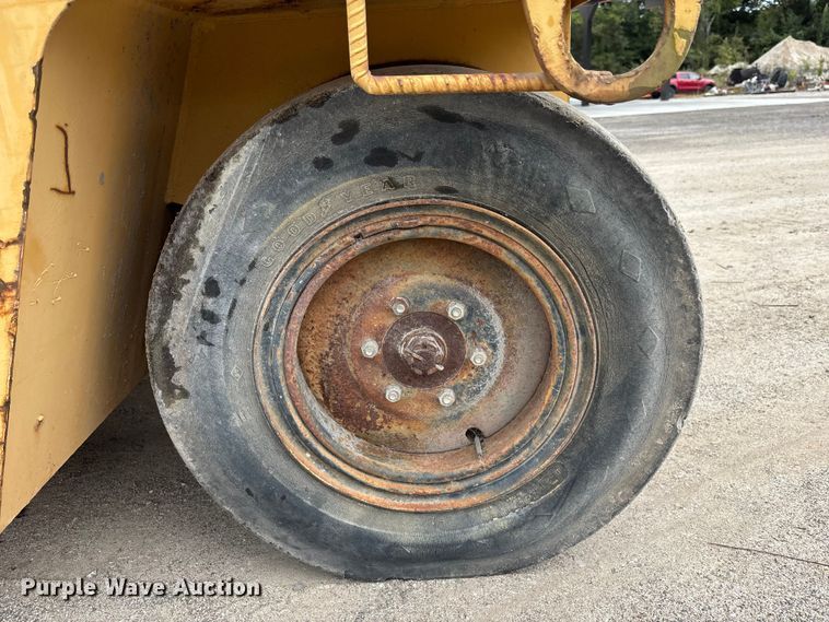 image for item EC3865 Ingram 9-3400 pneumatic roller