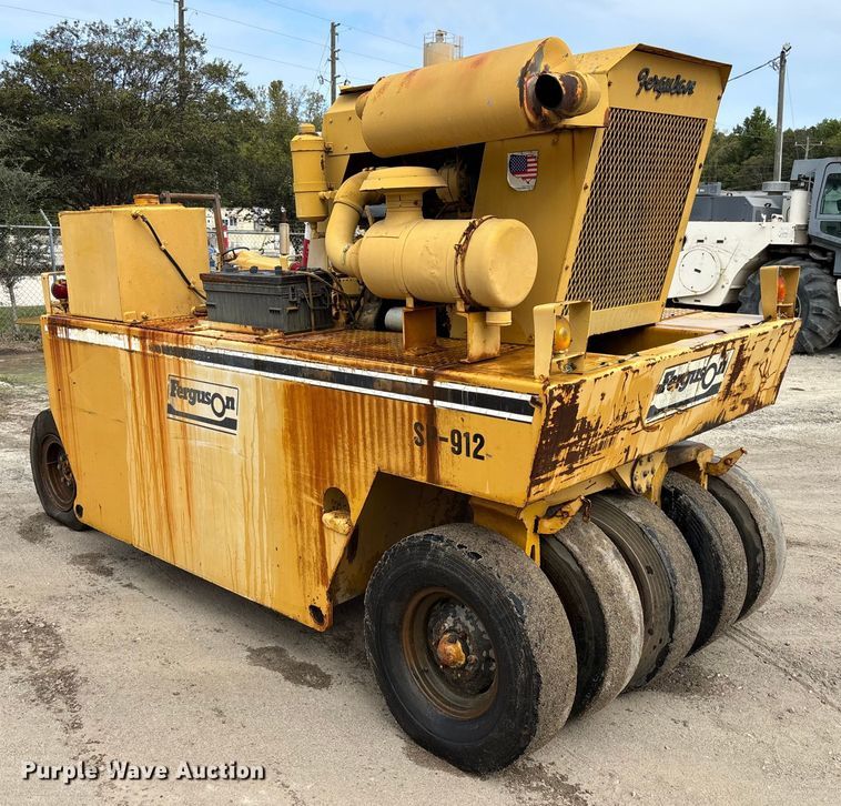 image for item EC3866 Ferguson SP-912 pneumatic roller