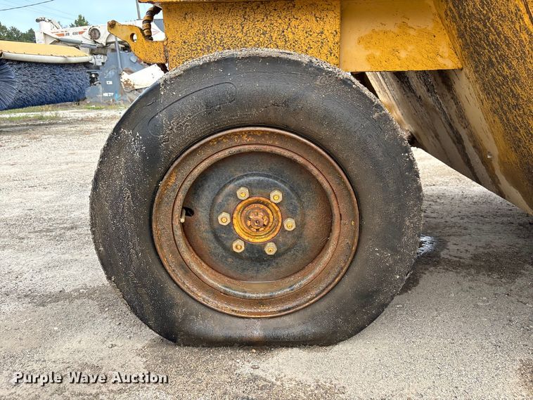 image for item EC3866 Ferguson SP-912 pneumatic roller