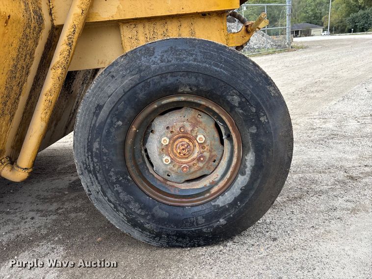 image for item EC3866 Ferguson SP-912 pneumatic roller