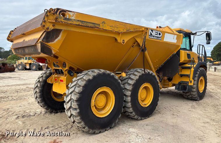 image for item EC3867 2023 Bell B30E WDB articulated haul truck