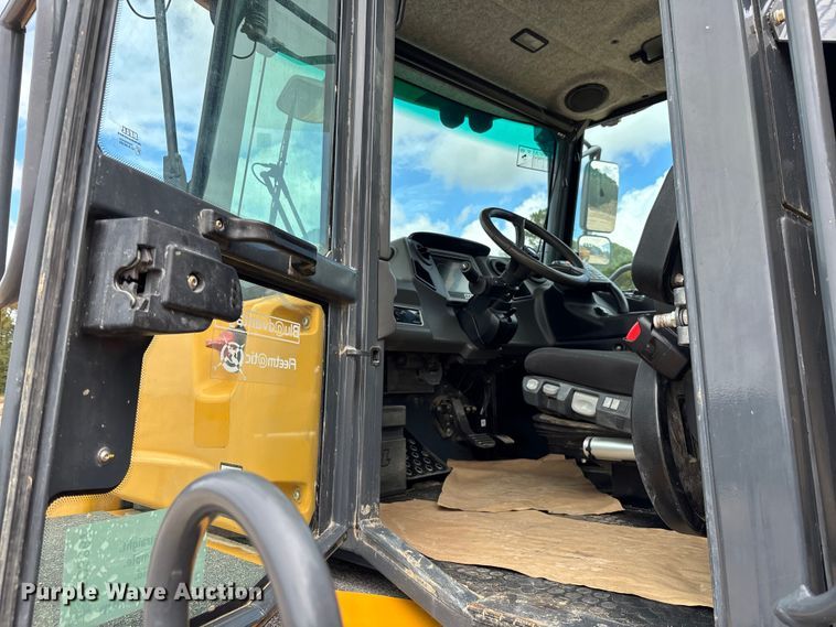 image for item EC3867 2023 Bell B30E WDB articulated haul truck