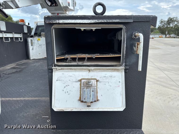 image for item EC3869 2016 RAM 5500  bucket truck