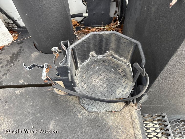 image for item EC3869 2016 RAM 5500  bucket truck