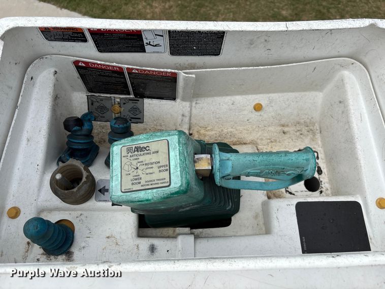 image for item EC3869 2016 RAM 5500  bucket truck