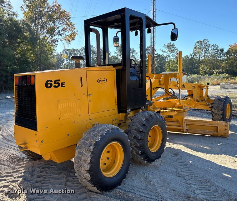 image for item EC3870 2005 NorAm 65E motor grader