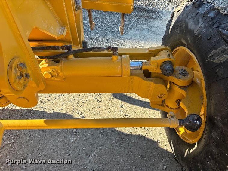 image for item EC3870 2005 NorAm 65E motor grader