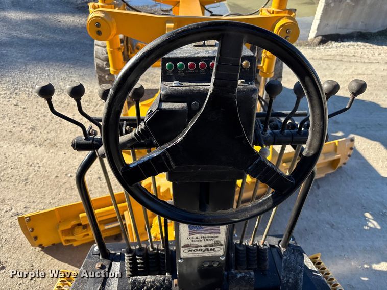 image for item EC3870 2005 NorAm 65E motor grader