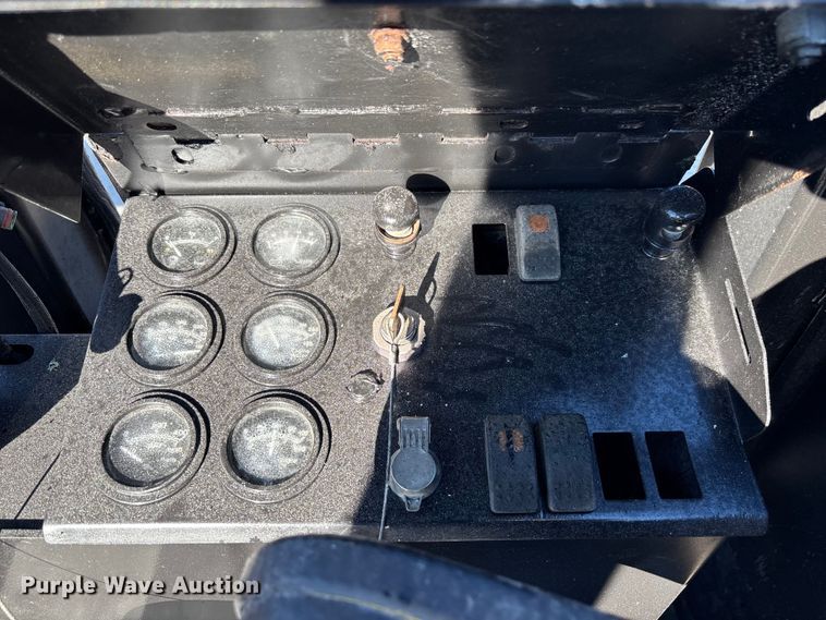 image for item EC3870 2005 NorAm 65E motor grader