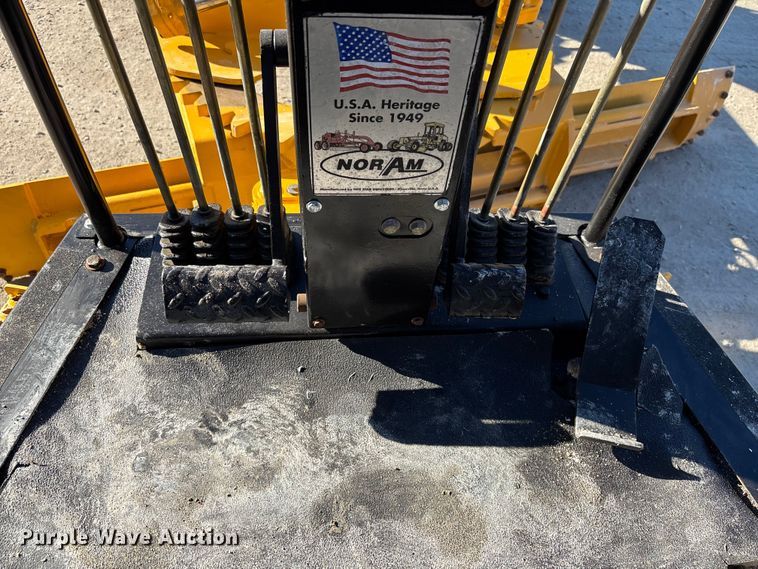 image for item EC3870 2005 NorAm 65E motor grader