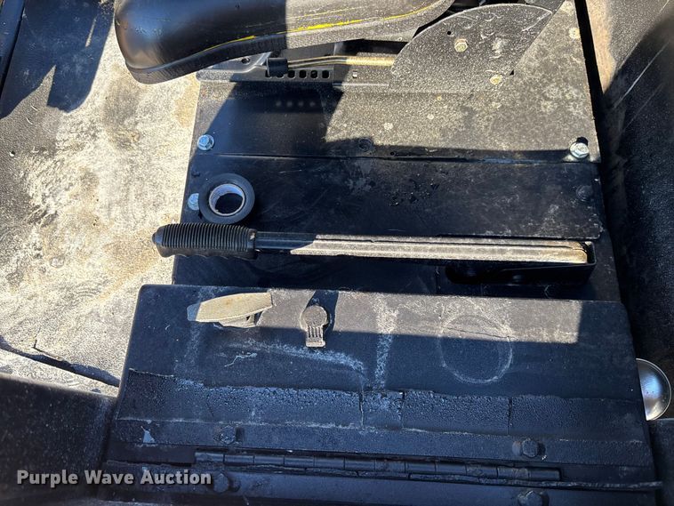 image for item EC3870 2005 NorAm 65E motor grader