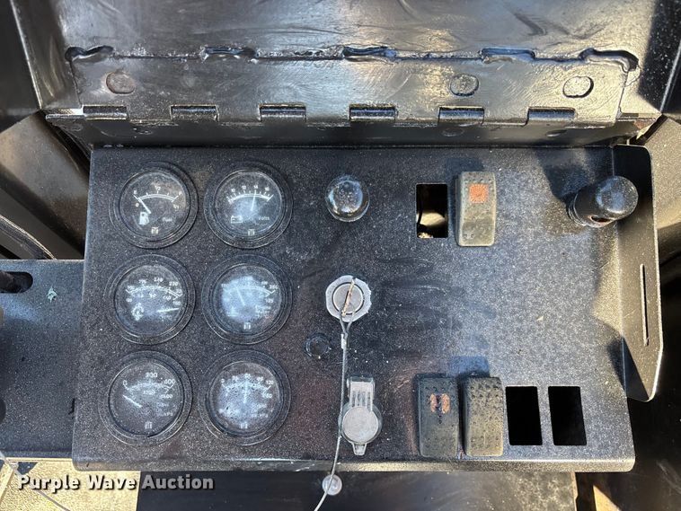 image for item EC3870 2005 NorAm 65E motor grader