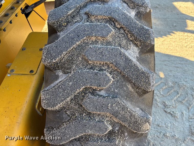 image for item EC3870 2005 NorAm 65E motor grader