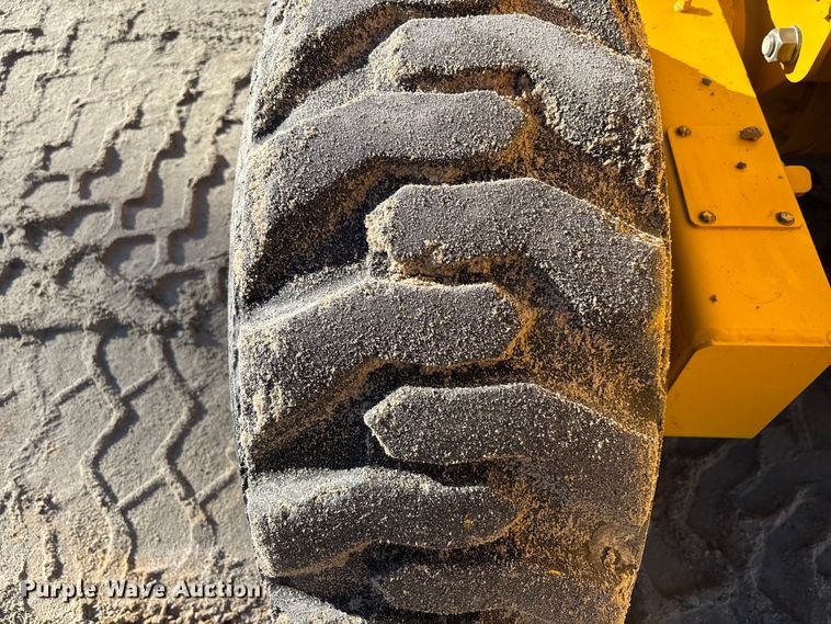 image for item EC3870 2005 NorAm 65E motor grader