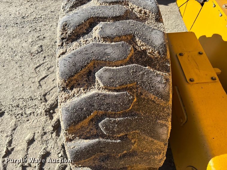 image for item EC3870 2005 NorAm 65E motor grader