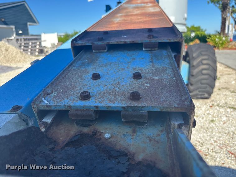 image for item EC3871 1999 Genie S-60 boom lift