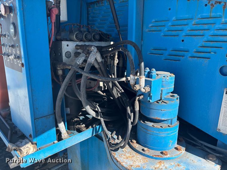 image for item EC3871 1999 Genie S-60 boom lift