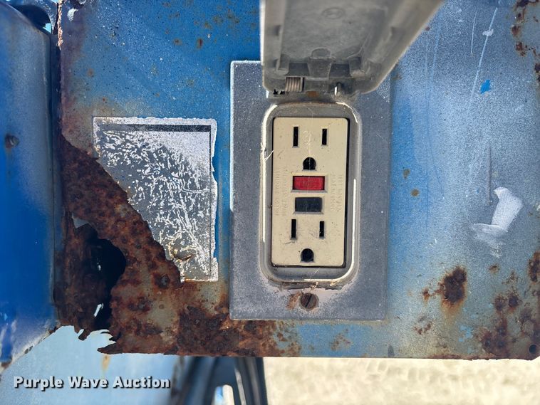 image for item EC3871 1999 Genie S-60 boom lift