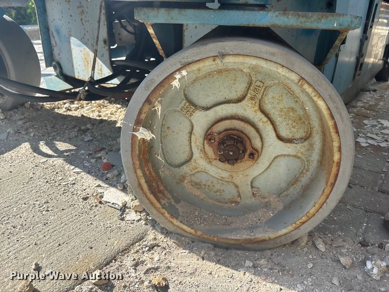 image for item EC3872 Genie GS-3246 scissor lift