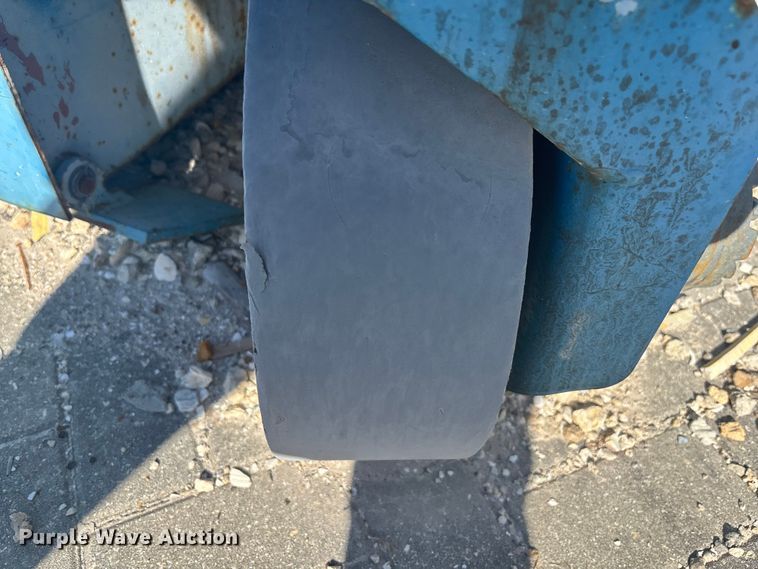 image for item EC3872 Genie GS-3246 scissor lift