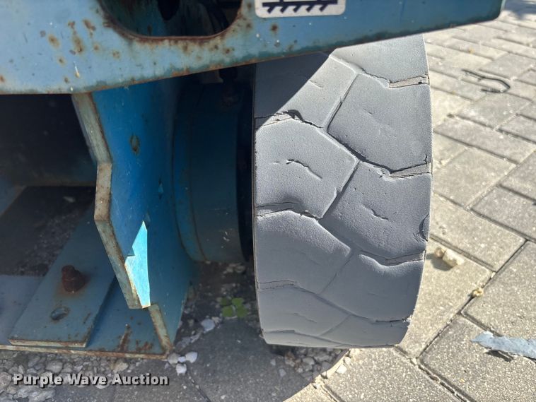 image for item EC3872 Genie GS-3246 scissor lift