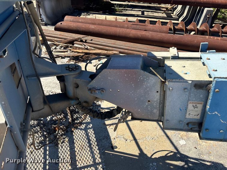 image for item EC3873 2003 Genie S-80 boom lift