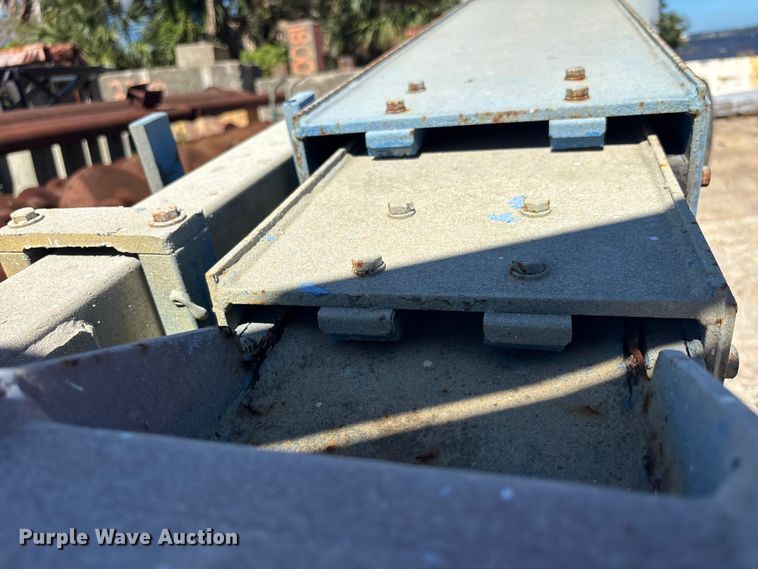 image for item EC3873 2003 Genie S-80 boom lift