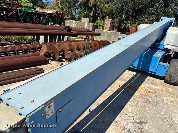 image for item EC3873 2003 Genie S-80 boom lift