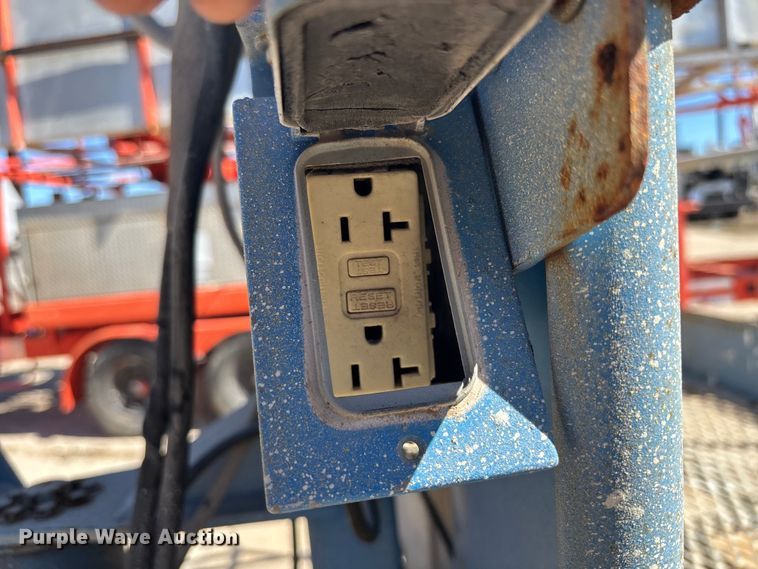 image for item EC3873 2003 Genie S-80 boom lift