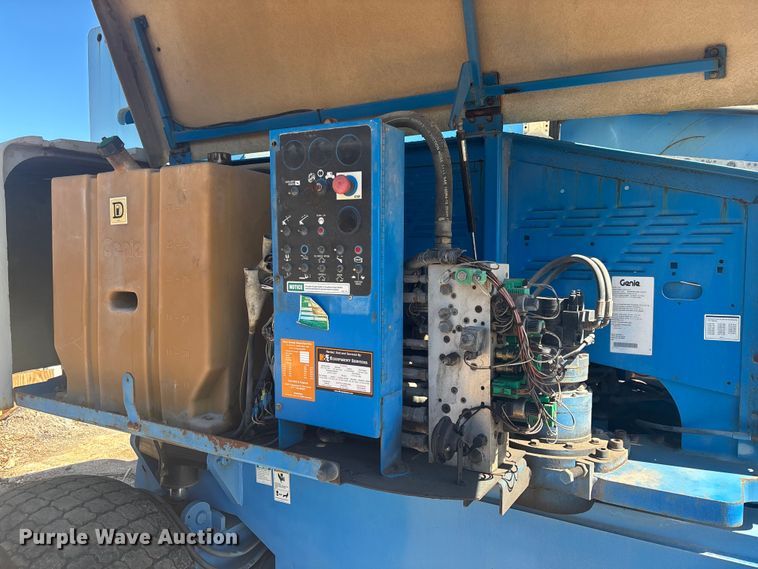 image for item EC3873 2003 Genie S-80 boom lift