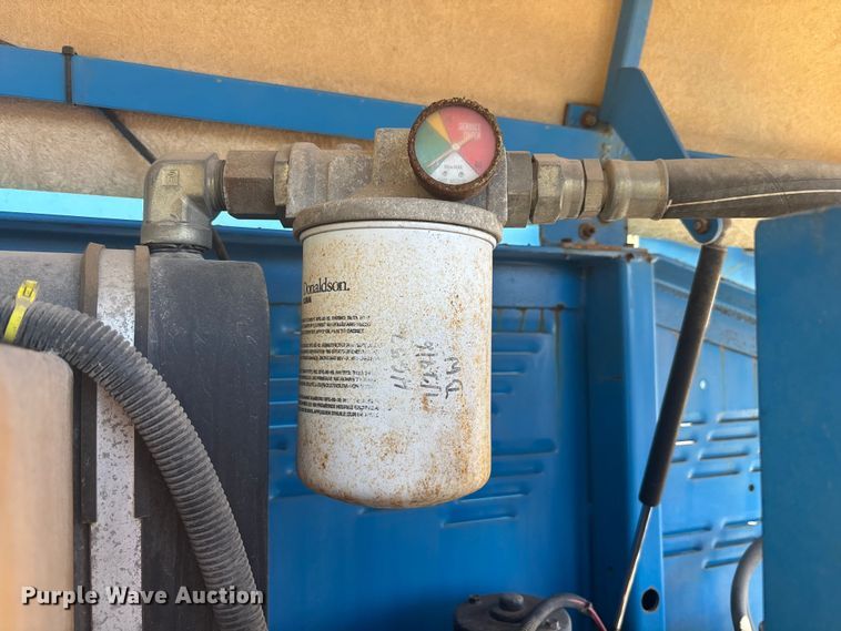 image for item EC3873 2003 Genie S-80 boom lift