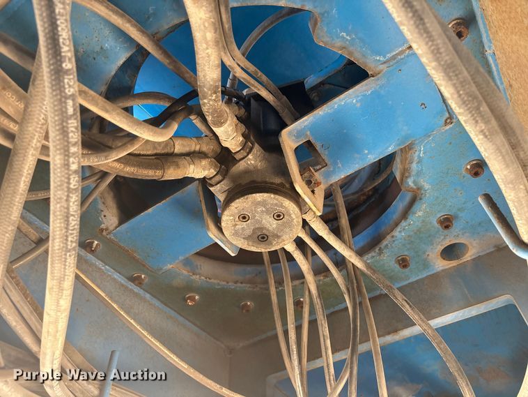 image for item EC3873 2003 Genie S-80 boom lift