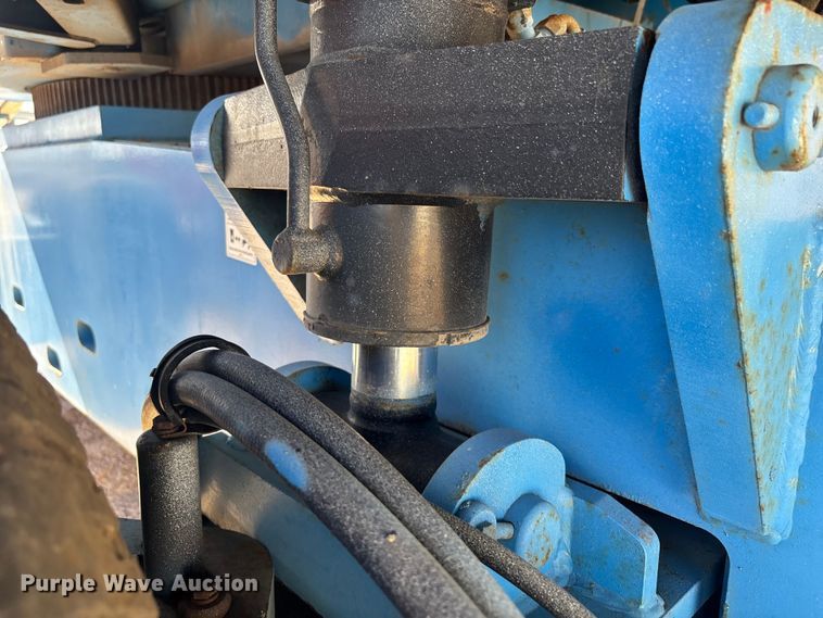 image for item EC3873 2003 Genie S-80 boom lift