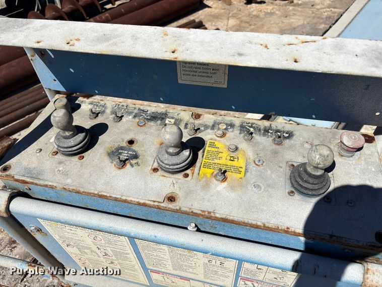 image for item EC3873 2003 Genie S-80 boom lift