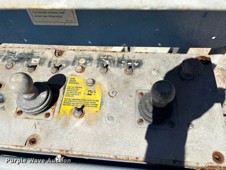 image for item EC3873 2003 Genie S-80 boom lift