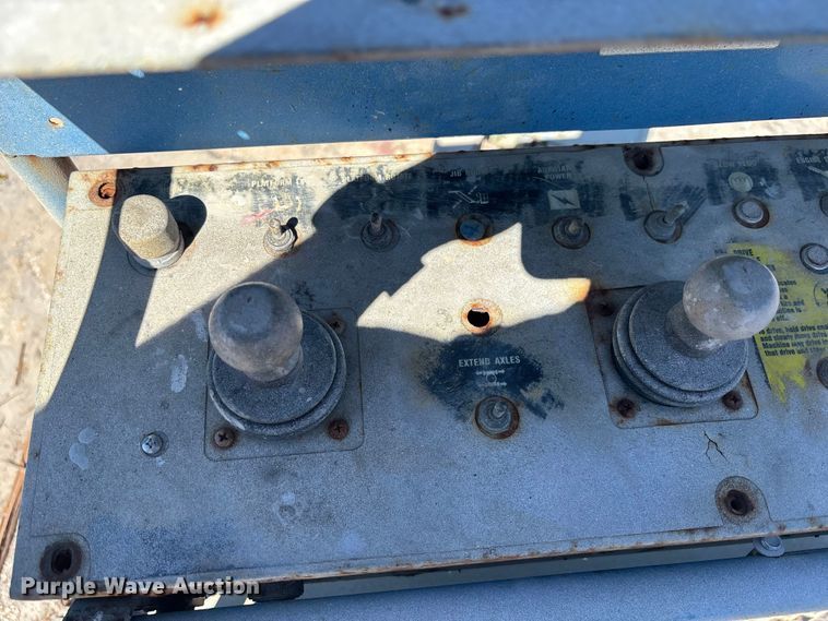 image for item EC3873 2003 Genie S-80 boom lift