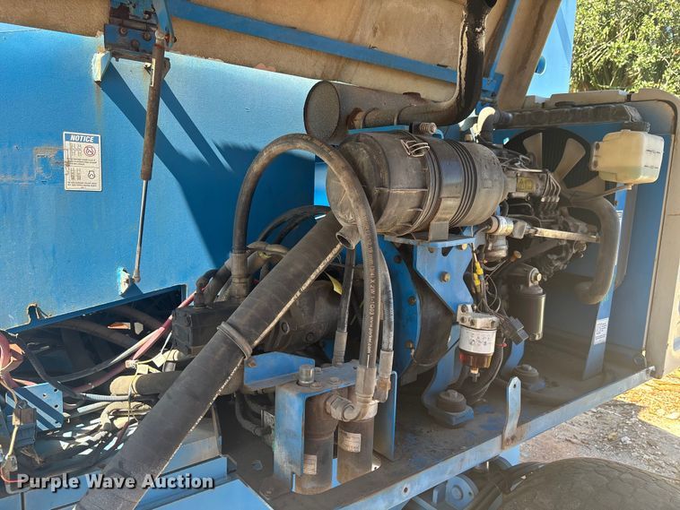 image for item EC3873 2003 Genie S-80 boom lift