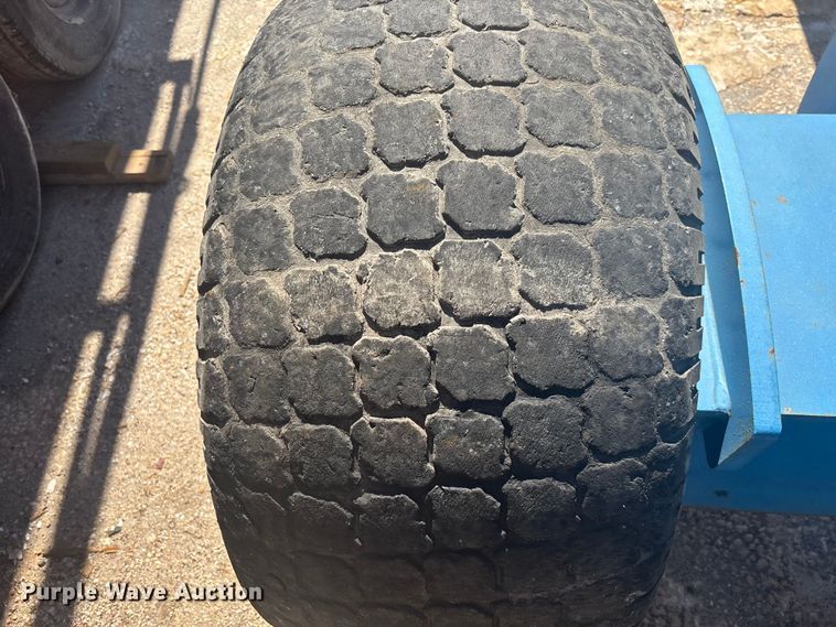 image for item EC3873 2003 Genie S-80 boom lift