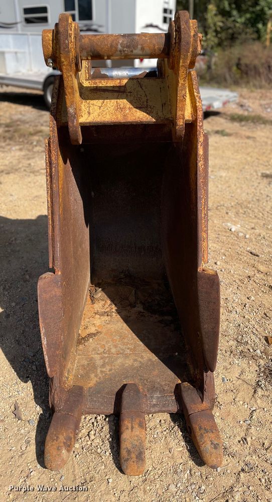 image for item EC3875 Caterpillar excavator bucket