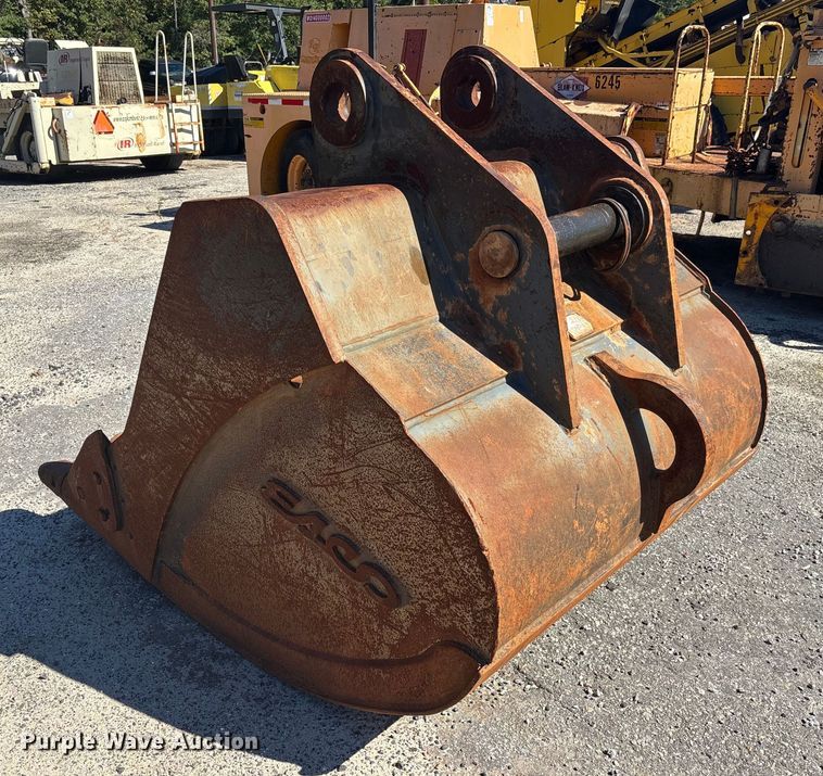image for item EC3876 ESCO excavator bucket