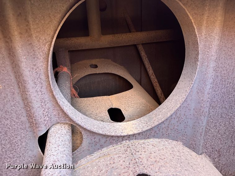 image for item EC3879 1997 Caterpillar 613C Series II water wagon