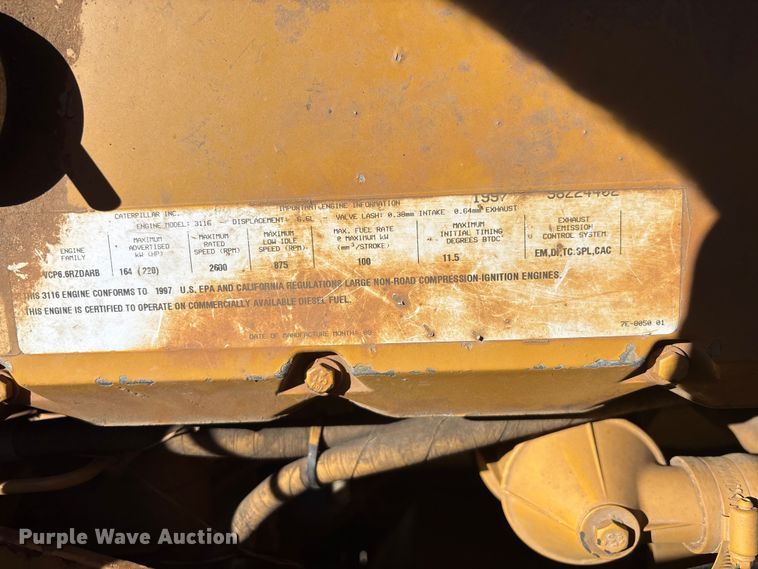 image for item EC3879 1997 Caterpillar 613C Series II water wagon