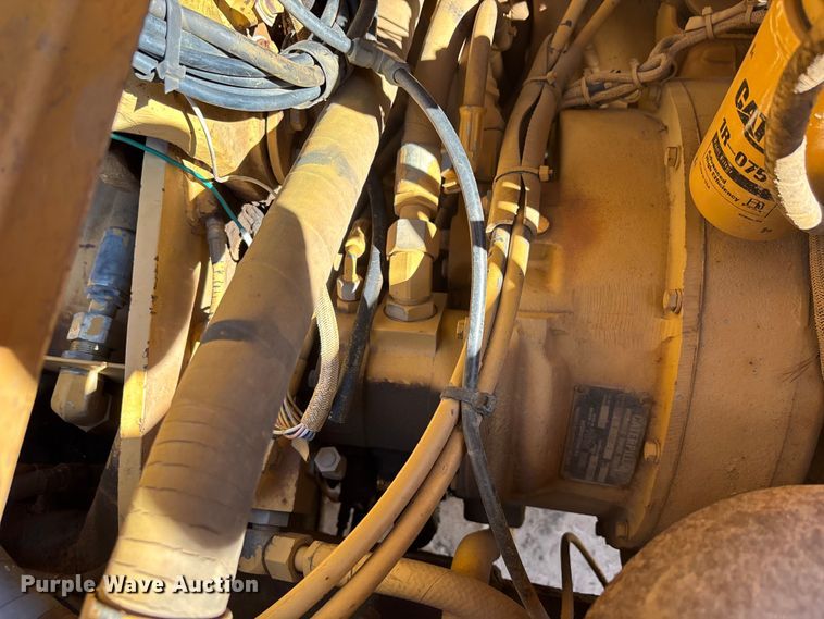 image for item EC3879 1997 Caterpillar 613C Series II water wagon