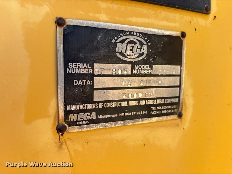 image for item EC3879 1997 Caterpillar 613C Series II water wagon