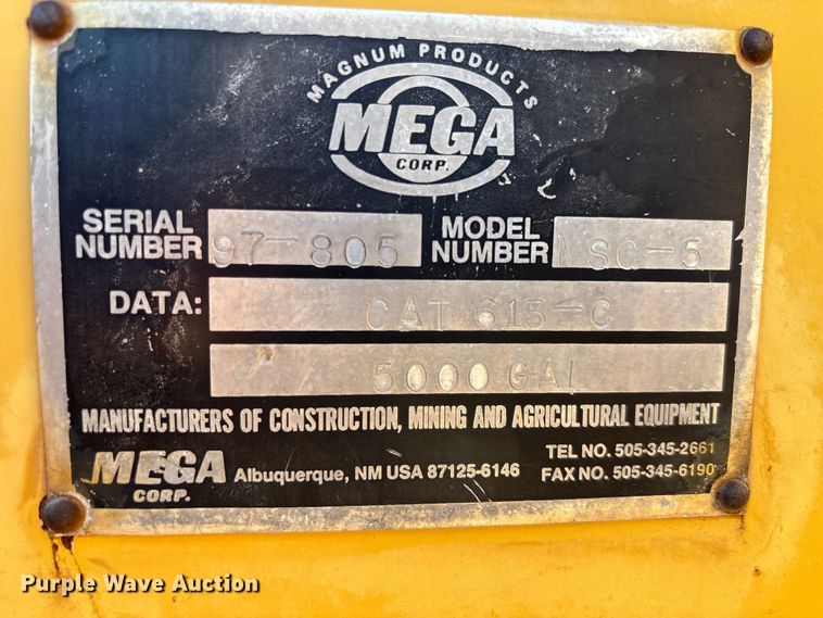 image for item EC3879 1997 Caterpillar 613C Series II water wagon