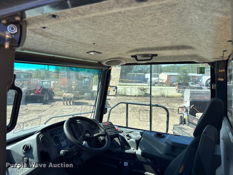 image for item EC3887 2023 Bell B30E articulated haul truck