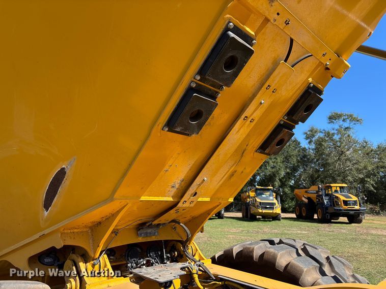 image for item EC3888 2022 Bell B30E articulated haul truck