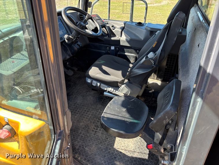 image for item EC3888 2022 Bell B30E articulated haul truck