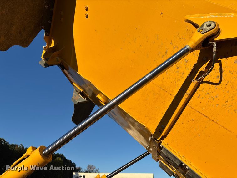 image for item EC3897 2022 Bell B20E articulated haul truck