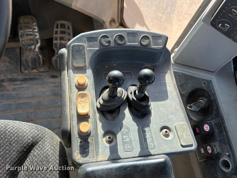 image for item EC8087 2014 Caterpillar 950K wheel loader